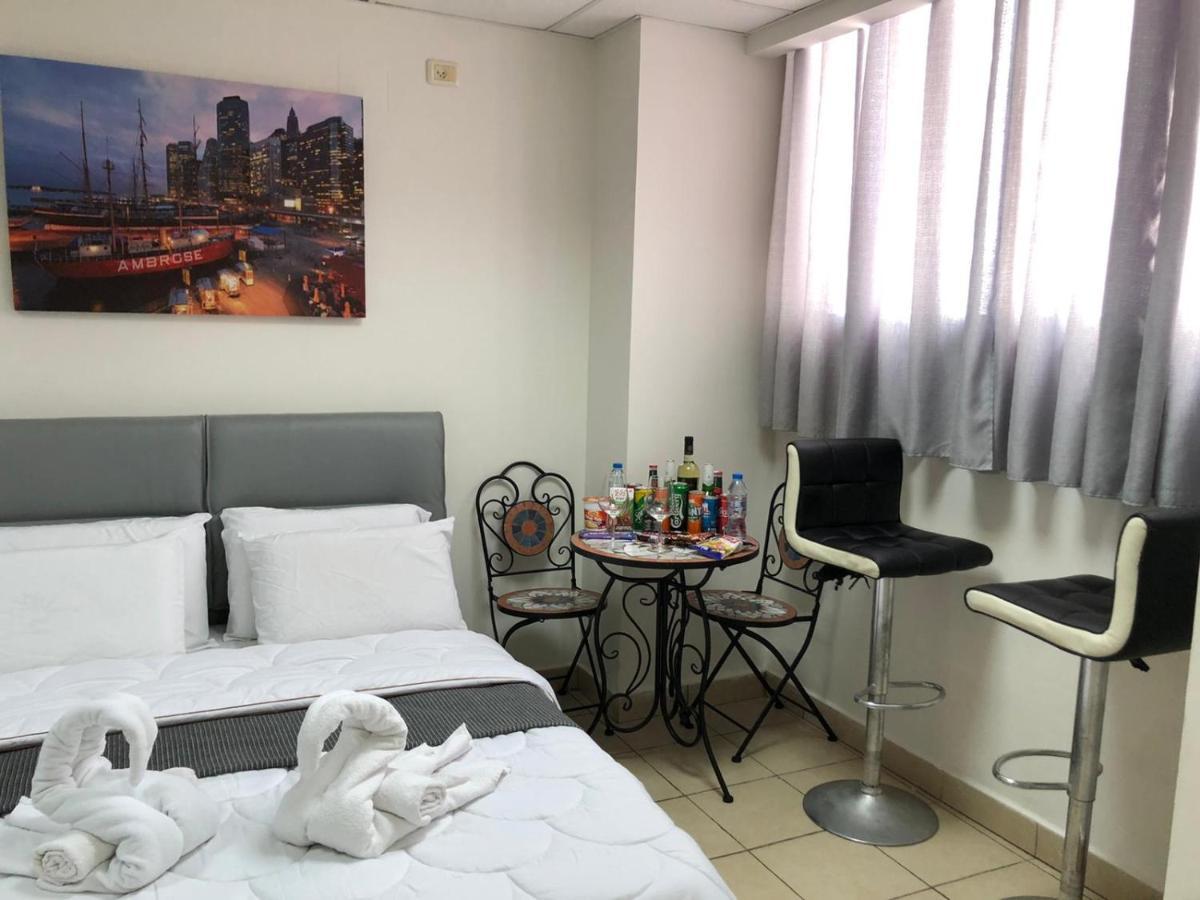 Sea Line Hotel From R&A Group 巴特亚姆 外观 照片