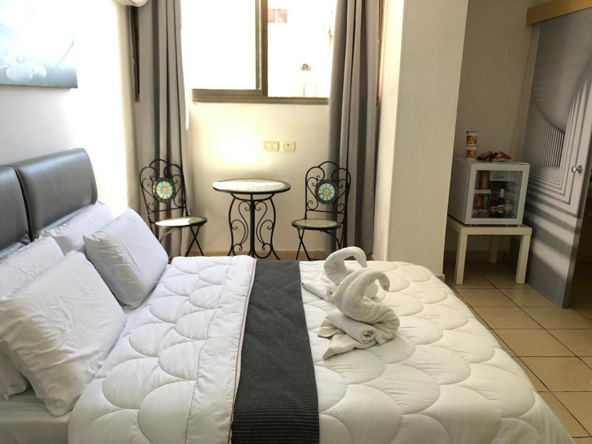 Sea Line Hotel From R&A Group 巴特亚姆 外观 照片