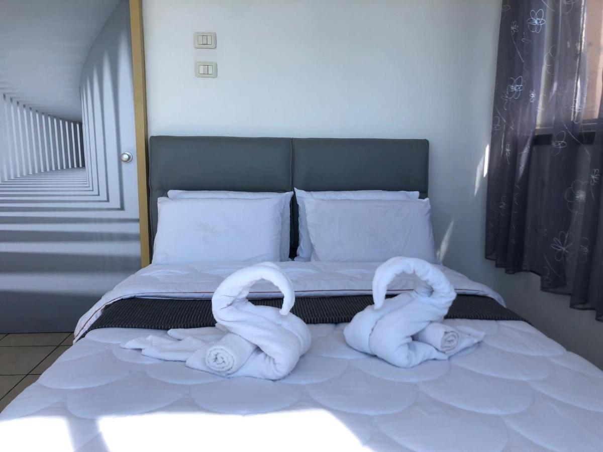 Sea Line Hotel From R&A Group 巴特亚姆 外观 照片